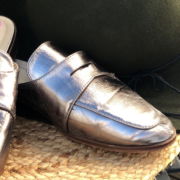 Catherine Malandrino Silver Tuxedo Slide Loafer - Picture 5 of 8